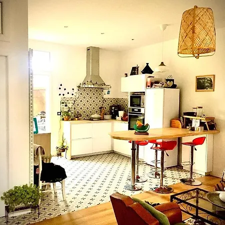 Chez Moi 招待所 *